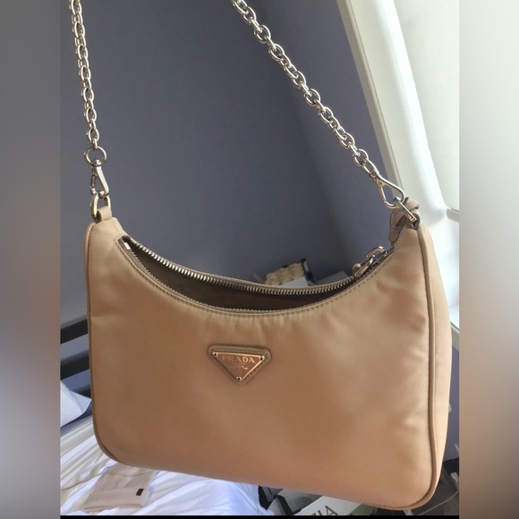 Prada beige Re-edition Re Nylon bag AUTHENTIC - Picture 2 of 6